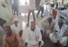 नाराज होकर जमीन पर क्यों बैठ गए सिरोही भाजपा के इस मंडल के अध्यक्ष