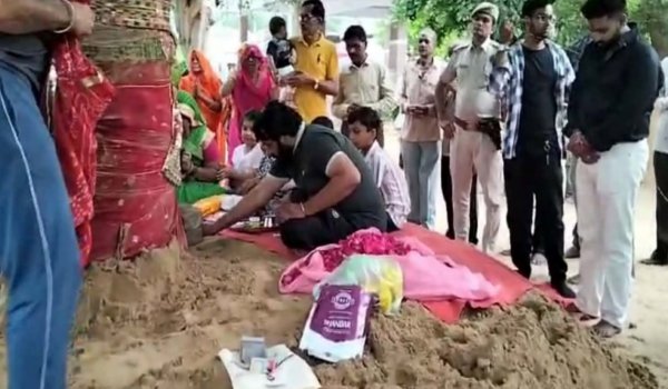 हरियाली अमावस्या पर राजगढ़ धाम में कल्पवृक्ष जोड़े की विधिवत पूजा