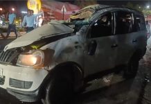 चेन्नई के पास टायर फटने से कार पलटी, तीन छात्रों की मौत, चार घायल