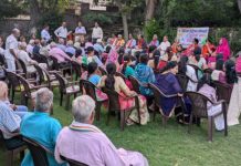 सीनियर सिटिजन सोसायटी की बैठक में वरिष्ठजनों ने जमकर लगाए ठहाके
