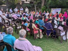 सीनियर सिटिजन सोसायटी की बैठक में वरिष्ठजनों ने जमकर लगाए ठहाके
