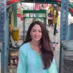 एक्ट्रेस संदीपा धर ने श्रीनगर के शंकराचार्य मंदिर की 250 सीढ़ियां चढ़कर लिया आशीर्वाद