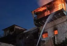 मुंबई : पिता-पुत्र की कुछ दिनों पहले हत्या के बाद सील मकान में लगी भीषण आग