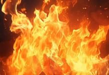 कुर्नूल के अदौनी में बस स्टैंड पर काम रही महिला सफाई कर्मचारी पर पेट्रोल छिड़क कर लगाई आग