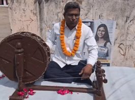भीलवाड़ा कांग्रेस में फिर गरमाया 17 प्रत्याशियों का सिंबल विवाद, मनोज पालीवाल धरने पर बैठे