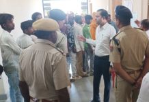 नगरीय निकाय चुनाव : जिला निर्वाचन अधिकारी एवं पुलिस अधीक्षक ने मतदान केन्द्रों का किया निरीक्षण
