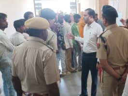नगरीय निकाय चुनाव : जिला निर्वाचन अधिकारी एवं पुलिस अधीक्षक ने मतदान केन्द्रों का किया निरीक्षण
