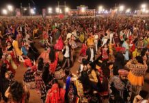 विहिप ने महाराष्ट्र में गरबा और डांडिया कार्यक्रमों में मुसलमानों के शामिल होने पर रोक लगाई