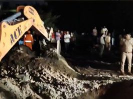 फरीदाबाद में 80 फीट गहरे बोरवेल में गिरी बच्ची की मौत, करीब 10 घंटे बाद निकाला गया शव
