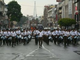 घोष की गूंज के साथ निकला पथ संचलन, कदम से कदम मिलाकर चले स्वयंसेवक