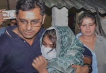 ससुर की हत्या में बेगुनाह निकली बहू शालू, 22 दिन बाद जेल से रिहा; भाई से लिपटकर रोई