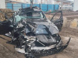 मुंबई में भीषण BMW हादसा : फ्लाईओवर से नीचे गिरी कार, 3 लोगों की मौत, एक घायल
