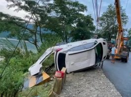 नेपाल में पोखरा की फेवा झील में कार गिरने से दो भारतीयों की मौत, दो घायल
