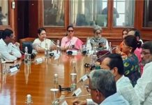 TMC में फिर सियासी भूचाल! 17 सांसद BJP में जा सकते हैं, बागी सांसद जगदीश बसुनिया का बड़ा दावा