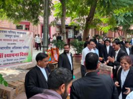 अखिल भारतीय अधिवक्ता परिषद के 35वें स्थापना दिवस पर बांटें 100 किलो लड्डू