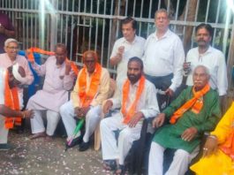 गोगा नवमी पर आस्था का उमड़ा सैलाब, विहिप ने छड़ियों के जुलूस पर की पुष्पवर्षा