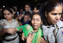 अंकिता भंडारी के माता-पिता को तड़के 4 बजे पुलिस ने हिरासत में लिया, बाद में रिहा