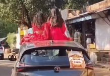 कारों की छत पर बैठकर गरबा प्रचार करना पड़ा महंगा, 6 वाहनों पर 30 हजार का जुर्माना