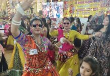 रामझरोखा मैदान में गरबा की धूम, मां के दरबार में उमड़ा श्रद्धालुओं का सैलाब