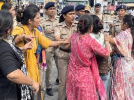 हरिद्वार में माहौल बिगाड़ने पर 16 महिलाएं अरेस्ट, रेलवे गेट के सामने मचा था हंगामा