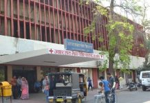 अजमेर के JLN अस्पताल में संविदा सफाई कर्मचारियों की अनिश्चितकालीन हड़ताल