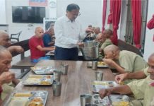 पुष्कर में लायंस क्लब अजमेर आस्था की सेवा पहल, 51 प्रभुजनों को कराया सात्विक भोजन