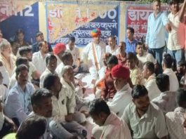 कांग्रेस प्रत्याशी की गिरफ्तारी पर सरवाड़ थाने के बाहर हंगामा, पूर्व मंत्री रघु शर्मा के नेतृत्व में प्रदर्शन